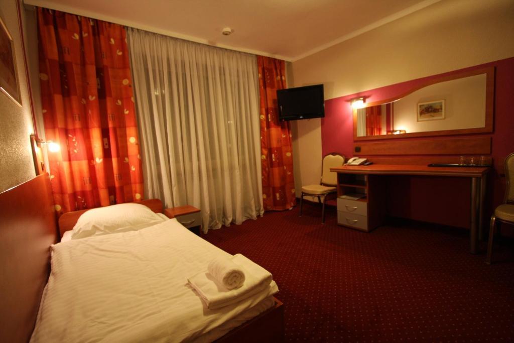 سوسنوفييتس Hotel Orion الغرفة الصورة